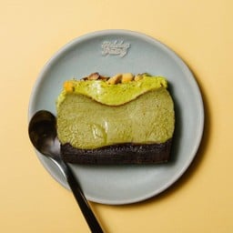 Pistachio Dubai Brownie Cheese Cake Slice