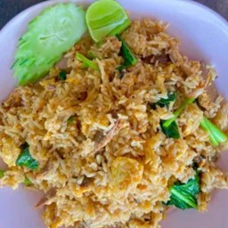 ข้าวผัดปลากระป๋อง