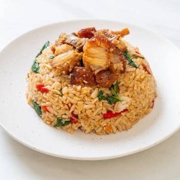 ข้าวคลุกกะเพราหมูกรอบ