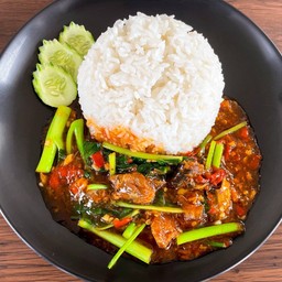 ข้าวคะน้าปลากระป๋อง
