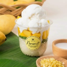 ไอศกรีมคัพข้าวเหนียวมะม่วง