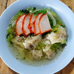 เกี๊ยวน้ำหมูแดง