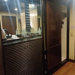 โรงแรมปริ๊นส์ตั้นพาร์คสวีท