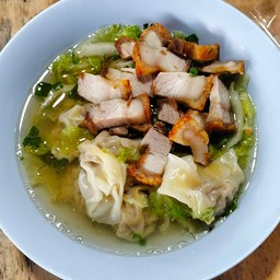 เกี๊ยวน้ำหมูกรอบ