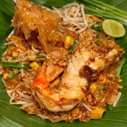 ผัดไทย (กุ้งแม่น้ำ1 ตัว)