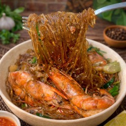 กุ้งอบวุ้นเส้น