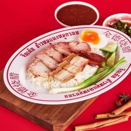 ข้าวสามหมู แดงกรอบเชียง ไข่.