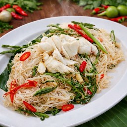 ผัดหมี่กระเฉดปู