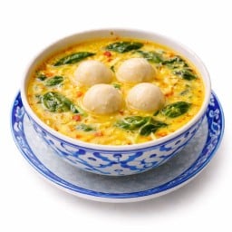 แกงเหลืองคั่วใบเหรียง ลูกชิ้นปลาจั้มโบ้ ภูเก็ต