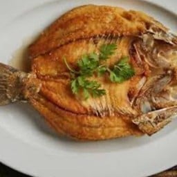 ปลากระพงขาวทอดขมิ้น