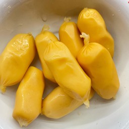 ไส้กรอกหนังกรอบ