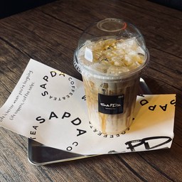 ICED CARAMEL MACCHIATO คาราเมลมัคคิอาโต้