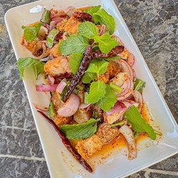 ลาบหมูกรอบ
