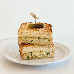 Tuna malt sandwich (ขนมปังทูน่าเมลท์)