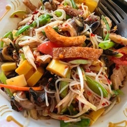 ร้านส้มตำ-ลวกจิ้มทะเล&ปลาเผา ตลาดร่มขาว