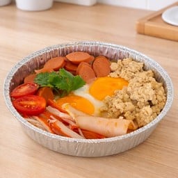 อามุ่ย ไข่กระทะ และ กะเพรา