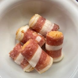 ไส้กรอกพันเบคอน