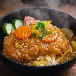 ข้าวหมูทอด แกงกระหรี่