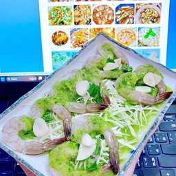 กุ้งแช่น้ำปลา ( ได้กุ้ง 4-5 ตัว นะคะ)