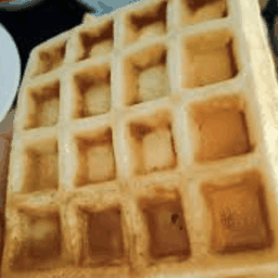 วาฟเฟิล  น้ำมะพร้าวปั่นนมสด  by nana หน้า ม. คุรุสภา