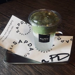 Iced Matcha Coconut มัทฉะนํ้ามะพร้าว