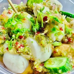 ยำลูกชิ้นปลาอย่างดี