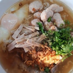 ก๋วยจั๊บญวนเจ๊ฮา @คลังอาวุธ by เจ๊แอน