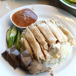 อากู๋ข้าวมันไก่ตอนเยาวราช สาขาสุขุมวิท 7 (BTS นานา)