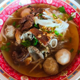 ก๋วยเตี๋ยวรวมเพิ่มเนื้อเปื่อย