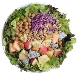 สลัดกราโนล่า และผลไม้