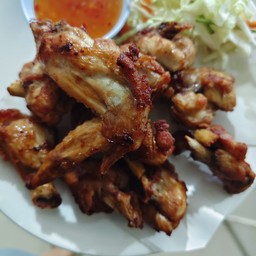 เมนูไก่แดดเดียวน้ำปลาทอดสมุนไพร