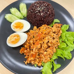 ข้าวน้ำพริกอ่อง หมู + ไข่ต้ม 1 ฟอง