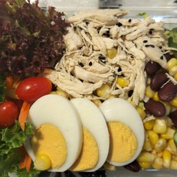 สลัดไก่ไข่ต้มจัดเต็ม