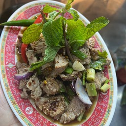 น้ำตกเนื้อ