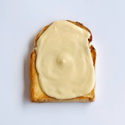 ขนมปังปิ้ง สังขยาวนิลา (Toast with Vanilla Custard)