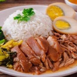 ข้าวขาหมูเบตง (นายเจ) ถ.รัตน์อุทิศ หาดใหญ่