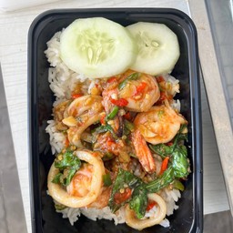 กะเพราทะเลราดข้าว