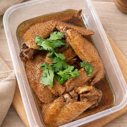 ปีกไก่ต้มน้ำปลา 8-9ชิ้น ตามขนาด (กับข้าว)