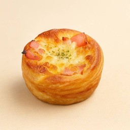Bacon cheese Danish