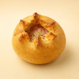 ขนมปังโฮลวีตกับส่วนผสมที่ลงตัว ด้วยเนื้อเบค่อนและซีสเต็มคำ