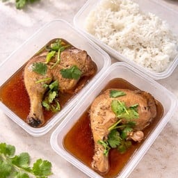 [เซตสุดฮิต] ข้าวหน้าไก่ต้มน้ำปลา + ไก่ต้มน้ำปลา เป็นกับข้าว (พร้อมน้ำจิ้มซีฟู๊ดรสเด็ด)