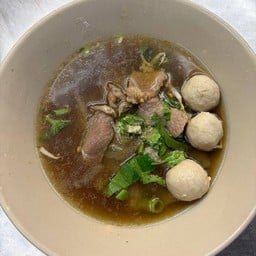 ร้านก๋วยเตี๋ยวโกรวย