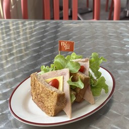 แซนด์วิชแฮมชีส (Ham Cheese Sandwich)
