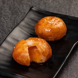 ซาลาเปาไข่เค็มลาวา (1 ชิ้น)