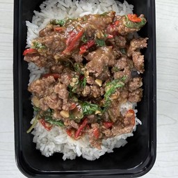 กะเพราเนื้อราดข้าว