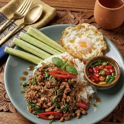 ข้าวผัดกระเพราหมูโบราณ