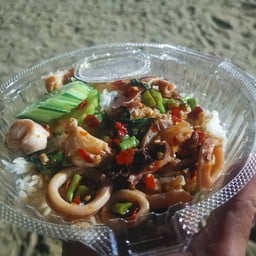 ร้านข้าวกล่อง ล็อค E7