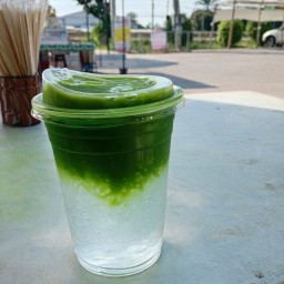 ชาเขียวน้ำมะพร้าว