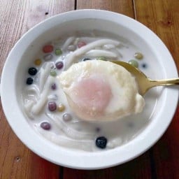 บัวลอยแป้งหอม ไอติมโฮมเมด