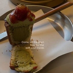 Matcha strawberry cookie